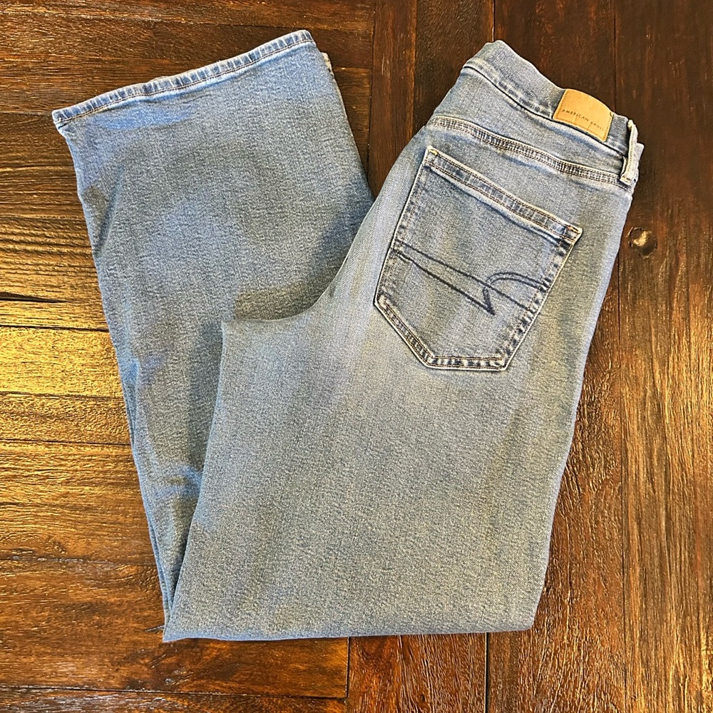 American Eagle Curvy Super High-Rise Baggy Straight Light Blue Denim Jeans - Picture 10 of 10